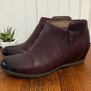 DANSKO Leather Ankle boot Womens, Size 37 / 7.5  Hidden Wedge Round Toe